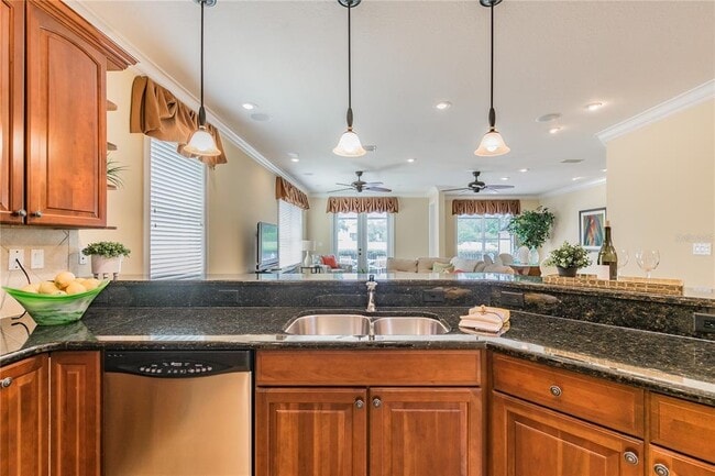 Building Photo - 13920 Clubhouse Dr