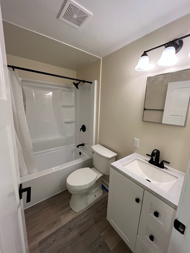 Building Photo - 577 Pine Line Dr