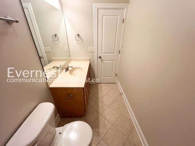 Building Photo - 3-Bed/2-Bath Home with Fireplace and 2-Car Garage/Available Now!