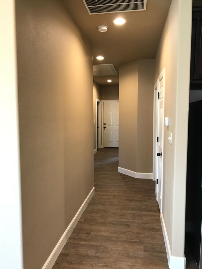 Building Photo - 6922 C R 6400