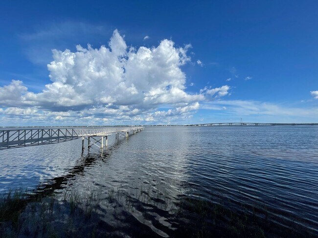 Building Photo - 6504 Bridge Water Way