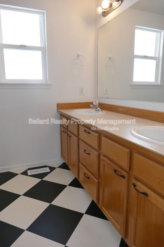 Building Photo - 918 NW 51st St