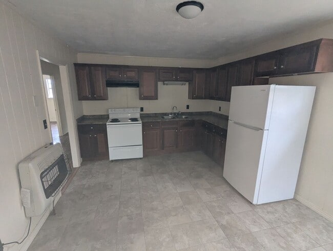 Building Photo - 2 Bedroom 1 Bath Home in Coker