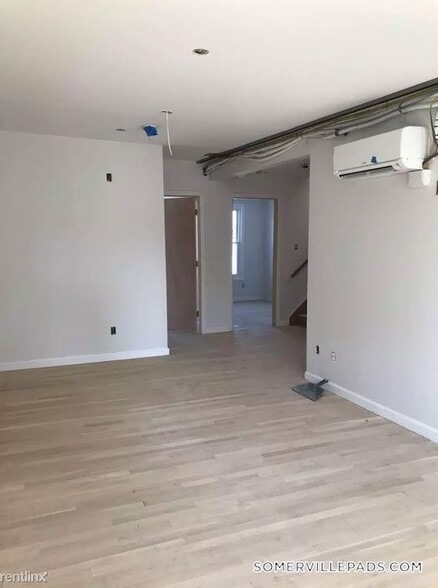 Building Photo - 160 Broadway