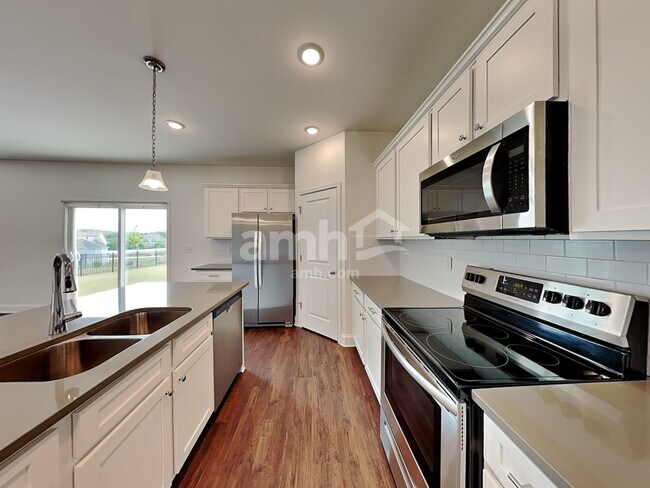 Building Photo - 4080 Chivalry Dr