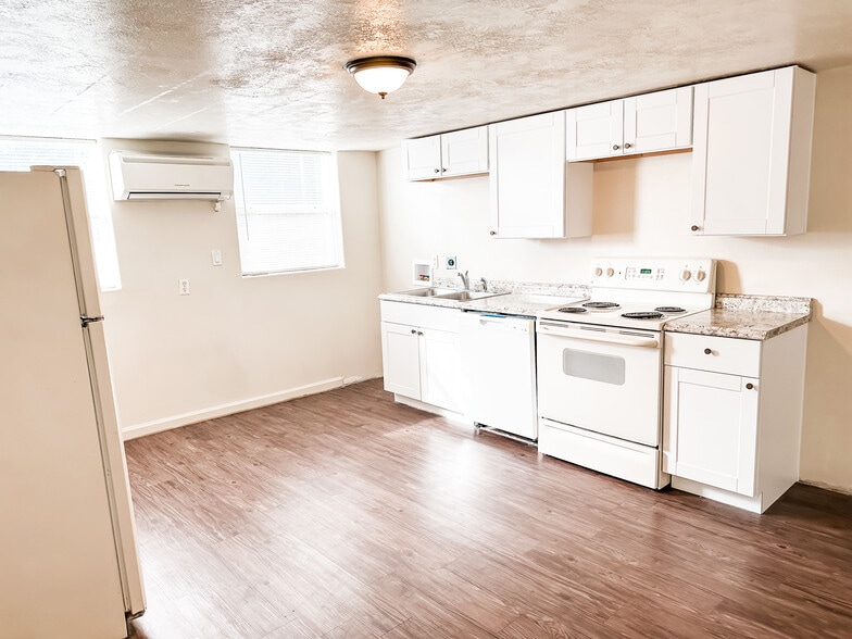 Building Photo - 29 E 300 N