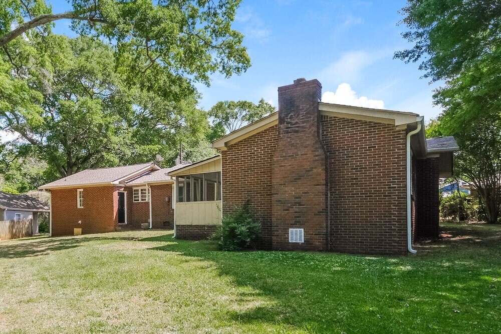 Building Photo - 731 Parker St