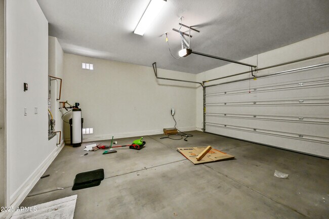 Building Photo - 10493 W Bronco Trail