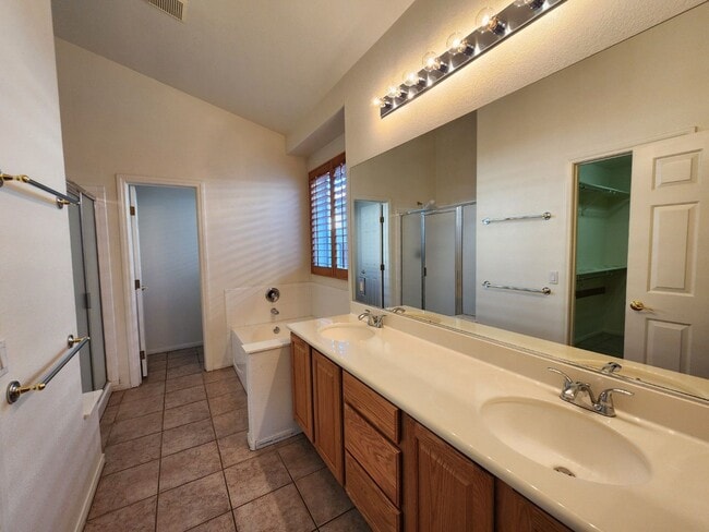 Building Photo - Charming Single-Story Pulte Home in a corner lot. 0