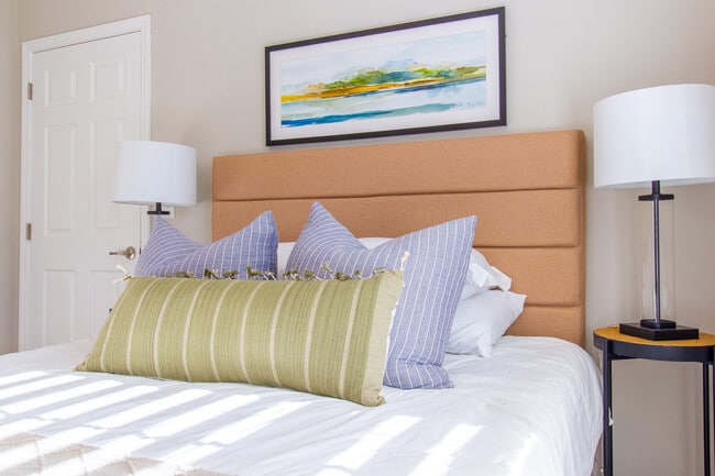 Building Photo - 62 Scout Br