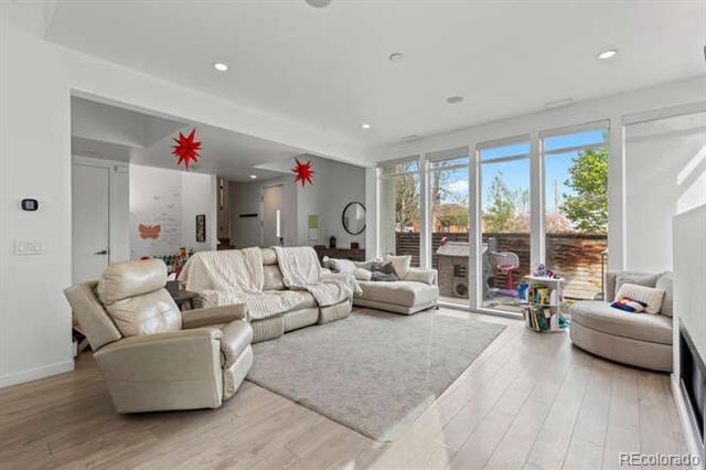 Building Photo - 1711 King St