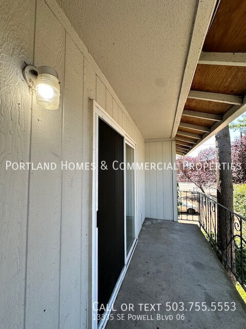 Building Photo - 13335 SE Powell Blvd