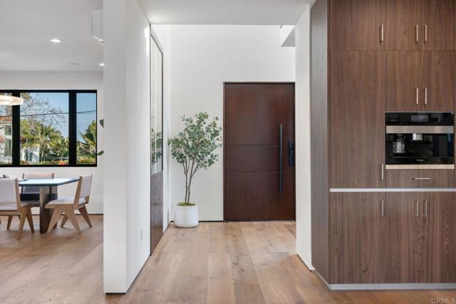 Building Photo - 5610 Bellevue Ave