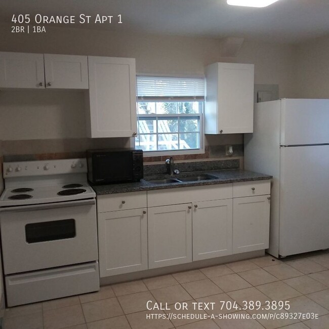 Building Photo - Charming 2-Bedroom Apartment for Rent in C...