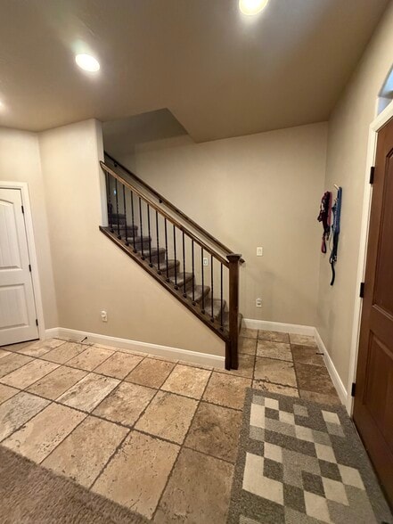 Building Photo - 2075 S Sir Monte Dr