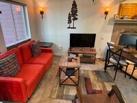 Building Photo - Studio Unit Ski Lease in Truckee