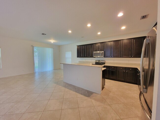 Building Photo - 183 Rudder Cay Way