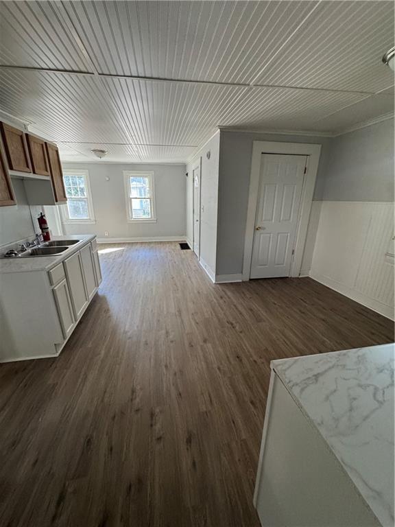 Building Photo - 9 Straub St