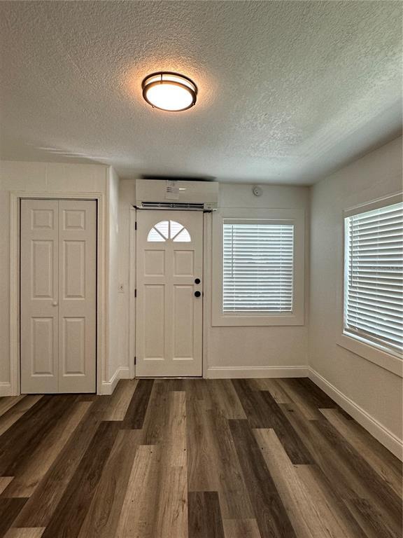 Building Photo - 4713 Thorpe Ave