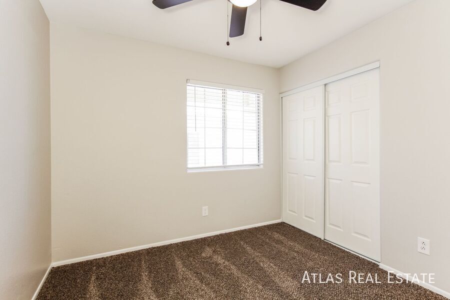 Building Photo - 3106 W Lone Cactus Dr