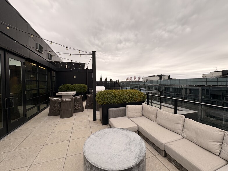 Roof Top with Grill - 1300 4th St SE