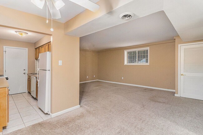 Building Photo - Almont Terrace Apartments