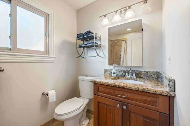 Building Photo - 408 N Windsor Dr