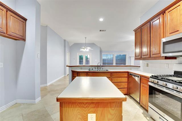 Building Photo - 1211 Greenway Dr