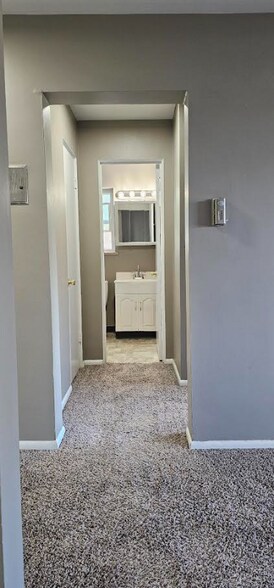 Building Photo - 1170 N Ogden St