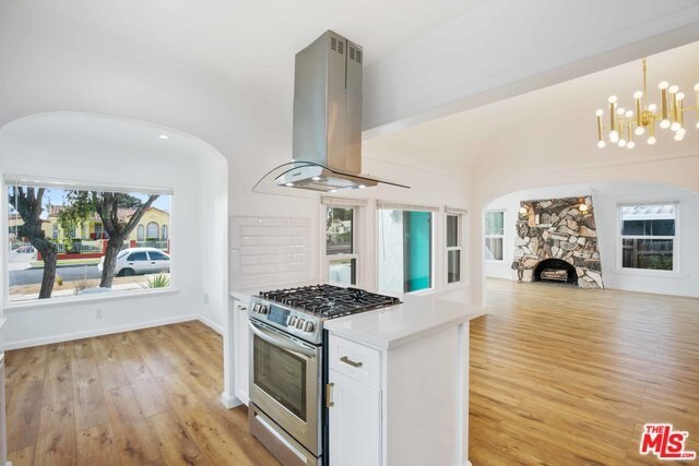 Building Photo - 1851 W 81st St