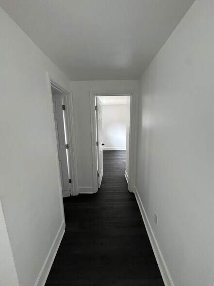 Building Photo - 550 Union School Rd