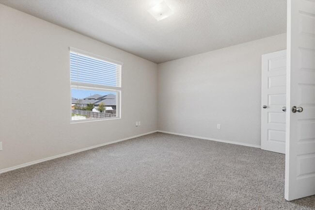 Building Photo - 186 Porcupine Ln