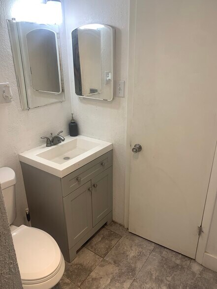 Building Photo - 1522 Hall Ave
