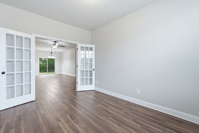 Building Photo - 217 Timberlake Dr