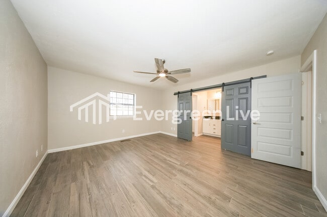 Building Photo - 14411 Autumn Dr