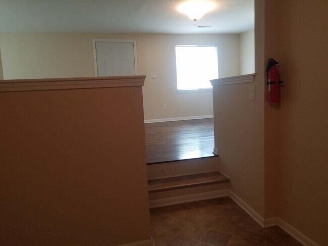 Building Photo - 1420 Gattegno St