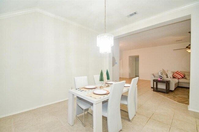 Building Photo - 2906 Cocona Ln