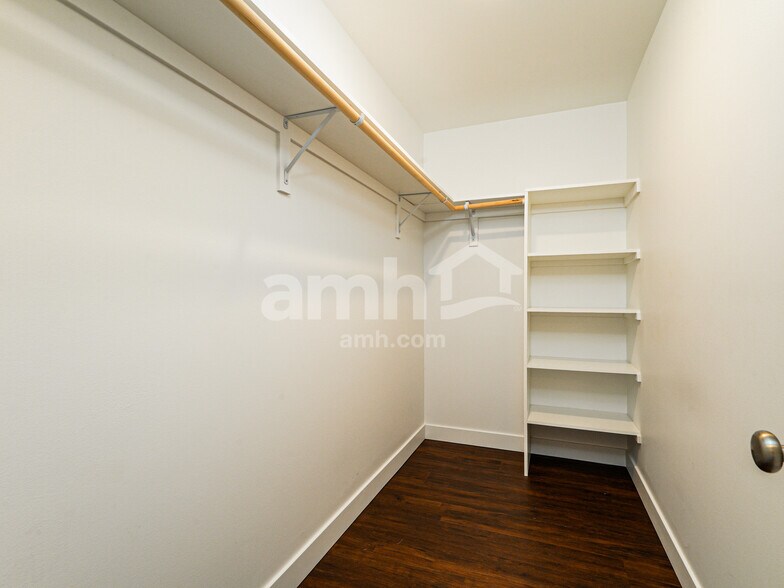 Building Photo - 8031 Dagny St SW