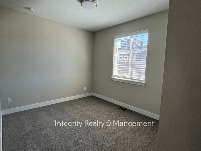 Building Photo - 2457 Majorca Dr