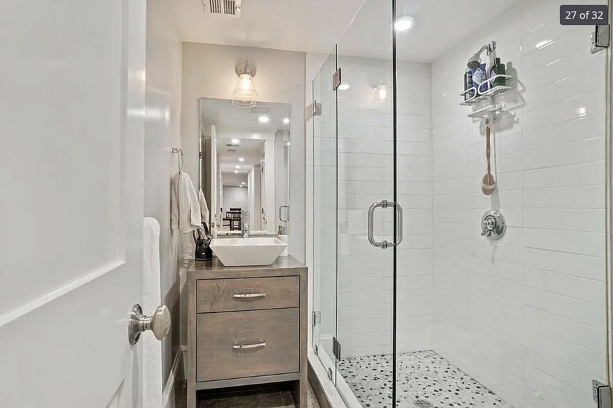 Building Photo - 20 Lincoln St