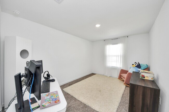 Building Photo - 30119 Gallatin River Ln