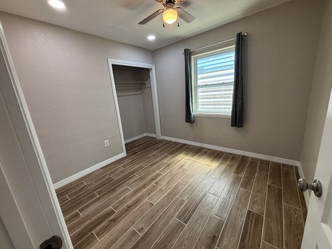 Building Photo - 4143 Conway Blvd