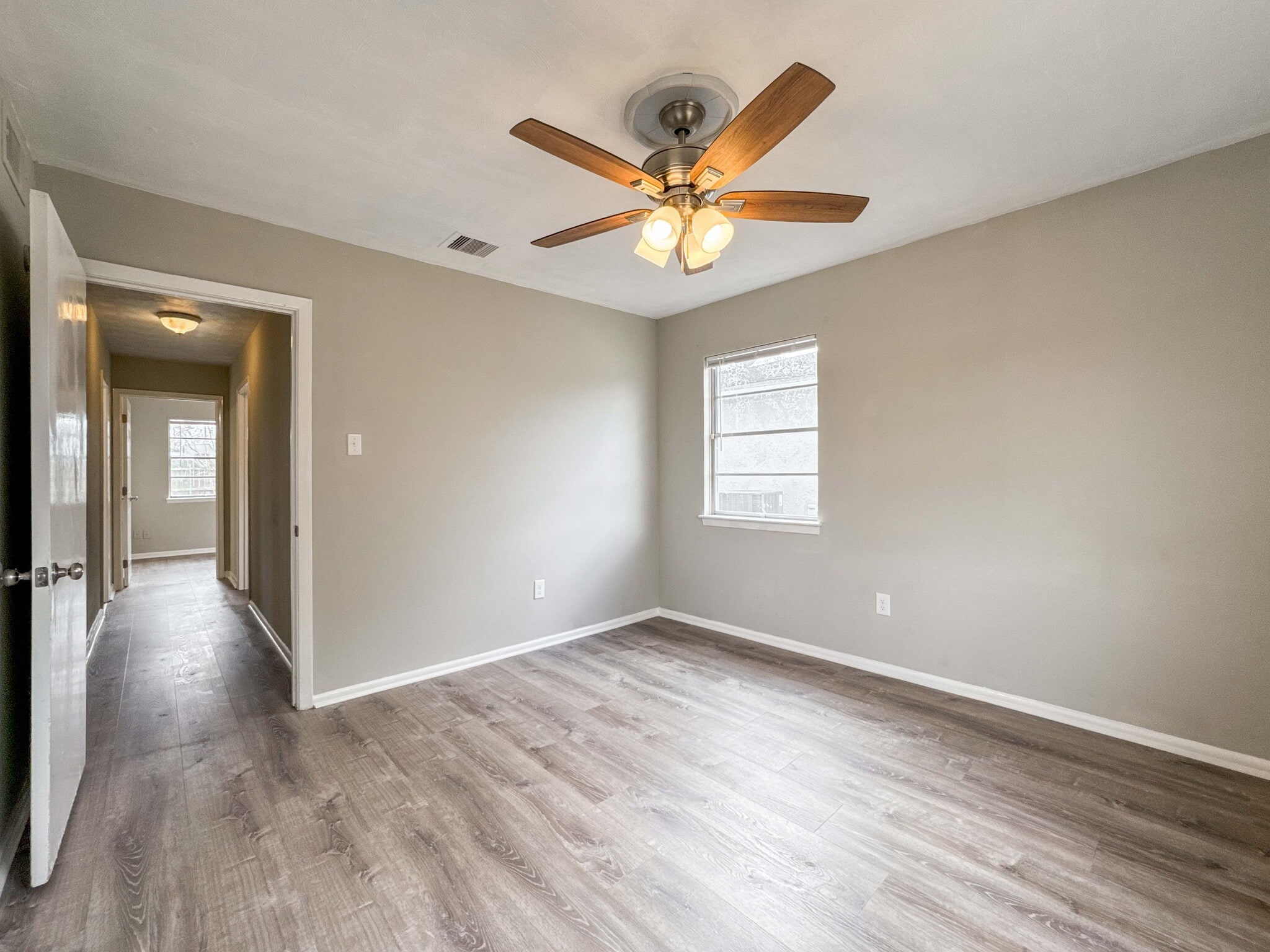 Building Photo - 1122 N Natchez Dr