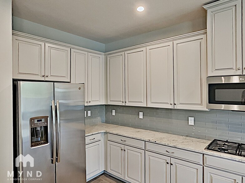 Building Photo - 11306 Emerald Shore Dr