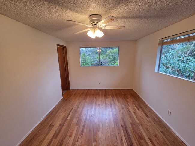 Building Photo - 2136 N 187th St