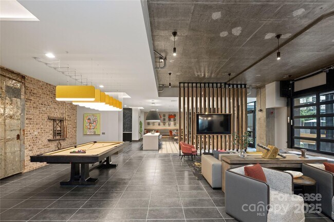 Building Photo - 110 Razades Wy