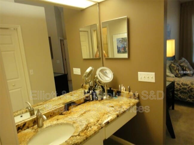 Building Photo - 372 Enclave Dr
