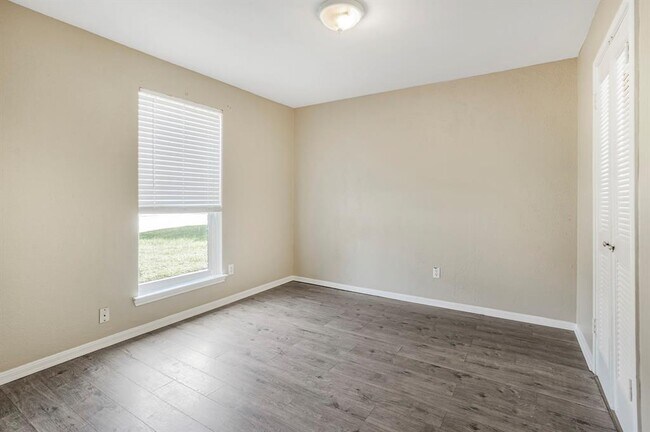 Building Photo - 17810 Crestline Rd