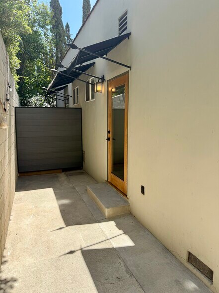Private patio off master bedroom - 3807 Tracy Street