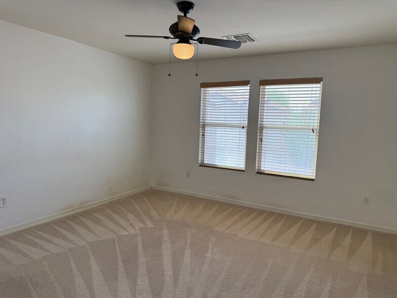 Building Photo - 281 W Paseo Celestial